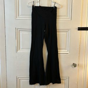 Offline by Aerie Real Me High Waisted Black Crossover Flare Legging Size L